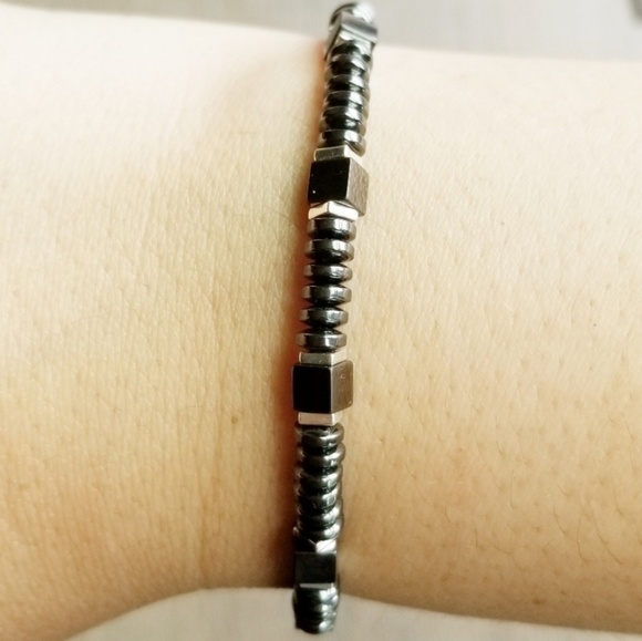 Men's Hematite Skull Bracelet - Picture 4 of 5